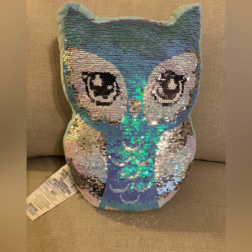 Justice reversible sequins owl pillow. Excellent condition.